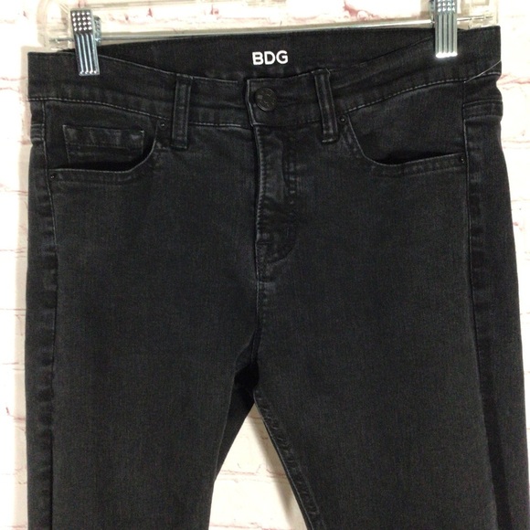 BDG Mid-Rise Twig Grazer Black Denim Jeans - Size 28W x 26L - Picture 2 of 10